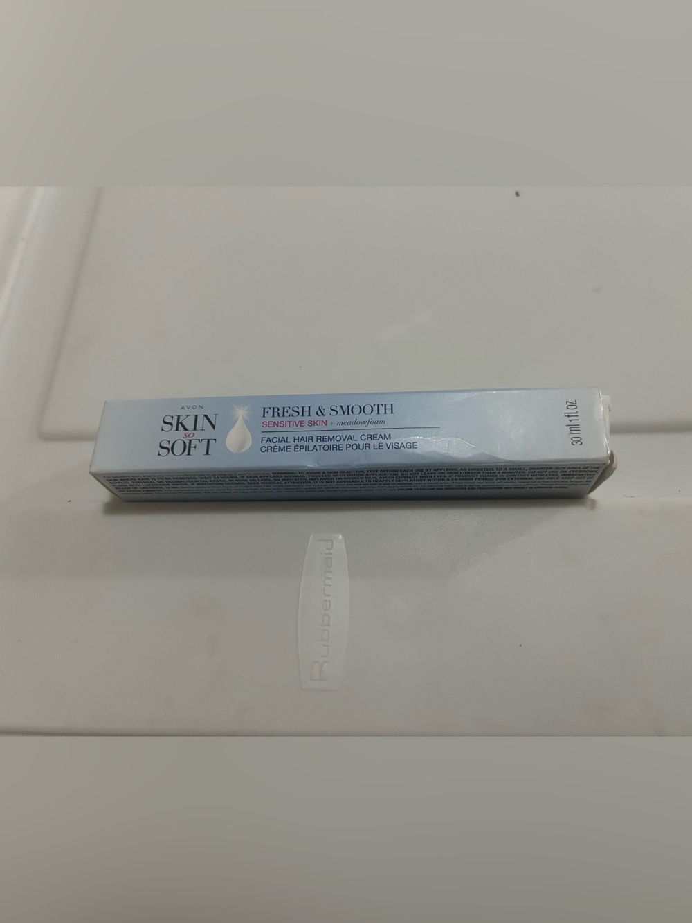 Avon Fresh & Smooth Facial Hair Removal Cream - Light Blue and White